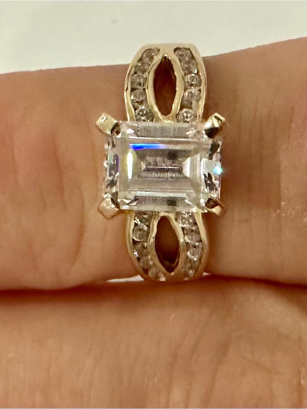 14k Solid Yellow Gold And Cz Ring